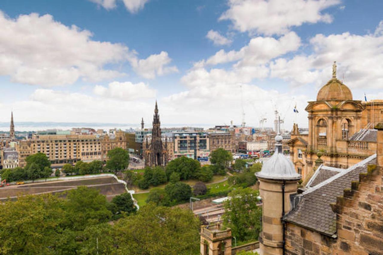 Sumptuous 2Br Apt Next To Edinburgh Castle! — Photos 1
