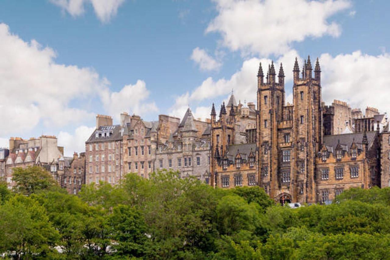 Sumptuous 2Br Apt Next To Edinburgh Castle! — Photos 2